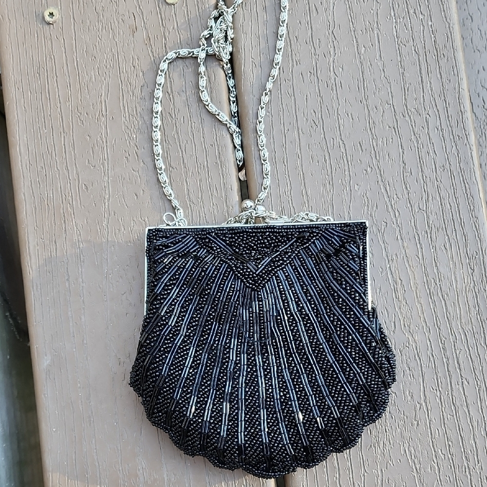 Black and Silver Seashell Wristlet‎ with Shimmer Finish